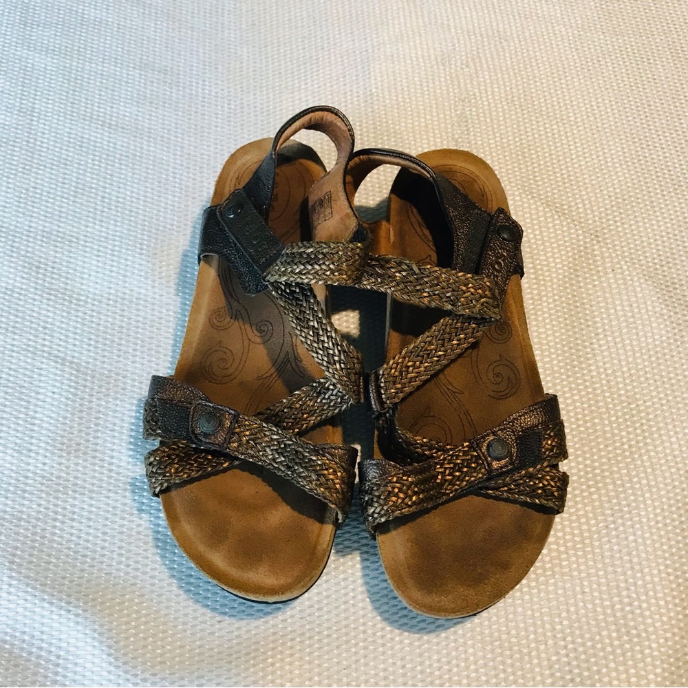 Taos Brown Sandals
